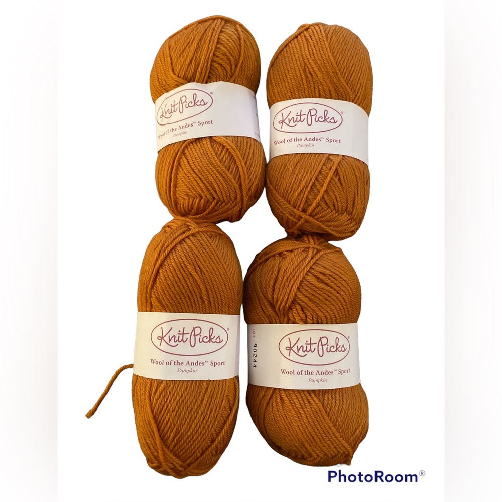 💯 Peruvian Highland Wool 4 Rolls 548 Yards